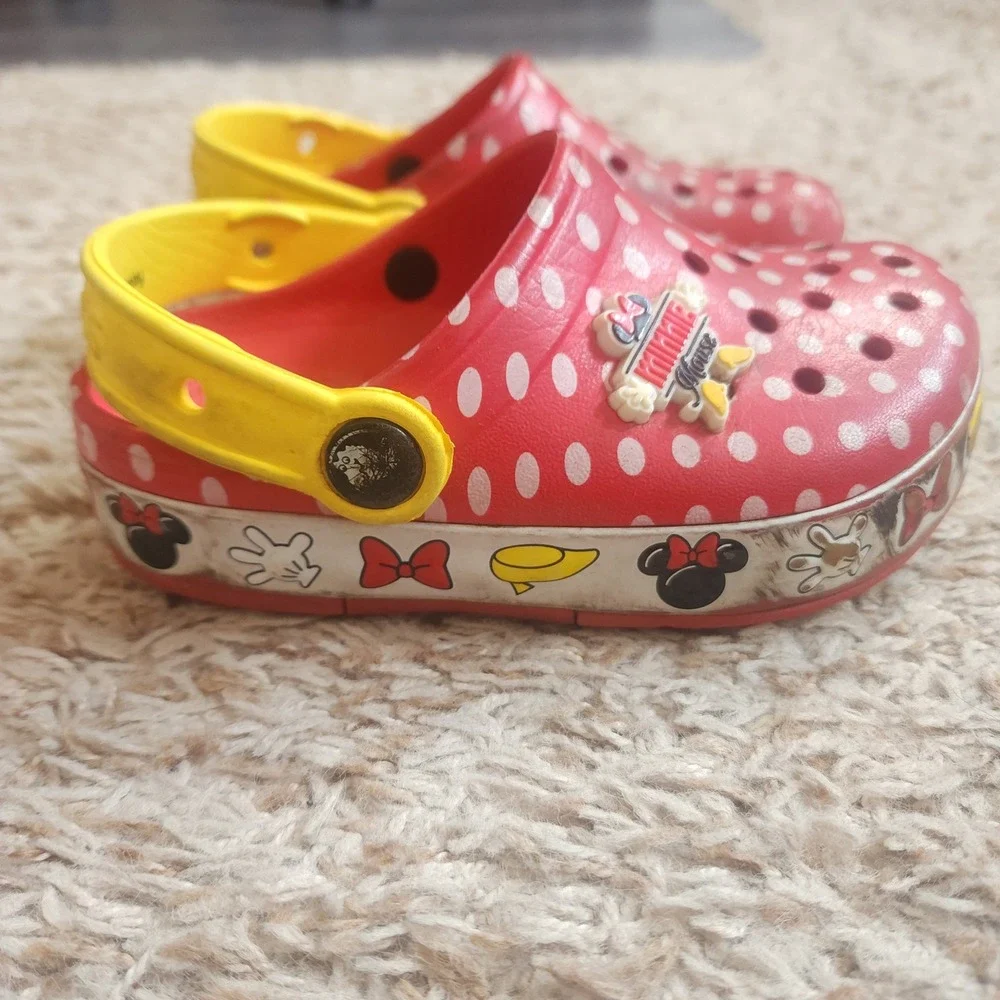 CROCS lightweight clogs